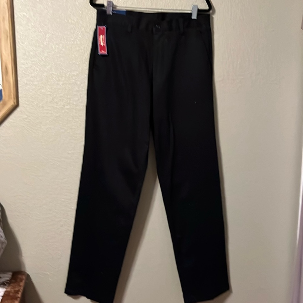 Dockers men’s black flat front classic fit khakis NWT